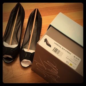 Life Stride Lanessa Black Low Heels